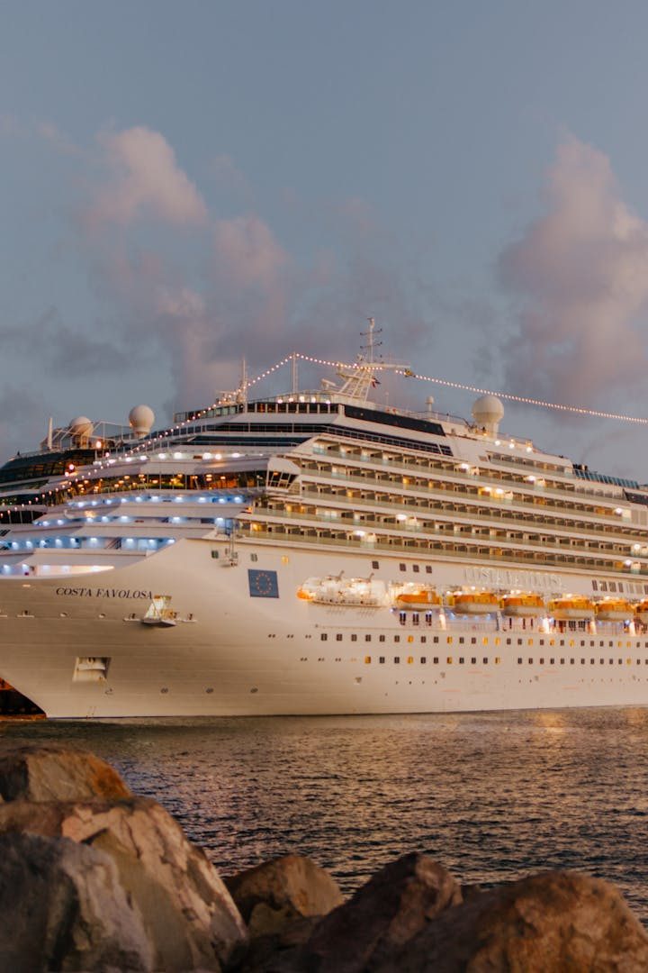 pexels-julia-volk-5769678